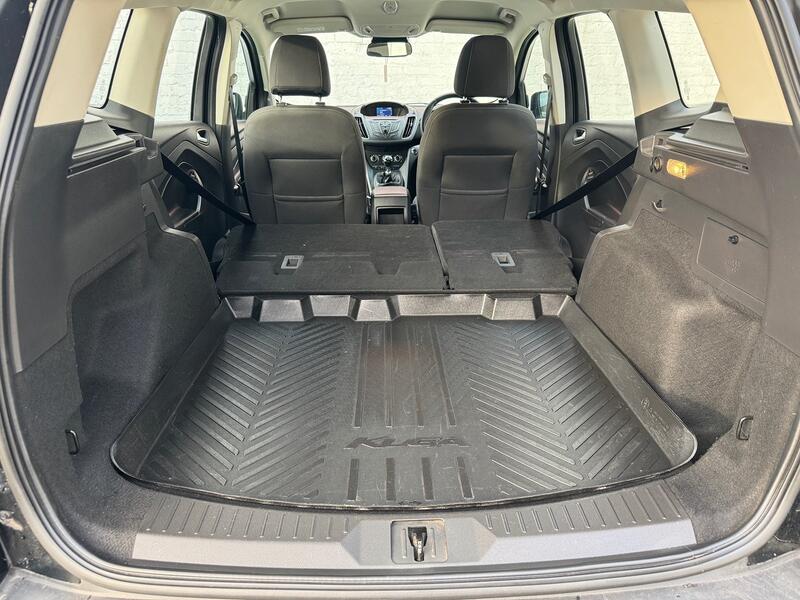 FORD KUGA