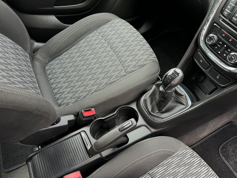 VAUXHALL MOKKA