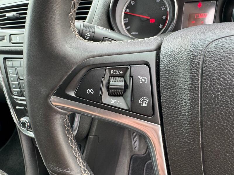 VAUXHALL MOKKA