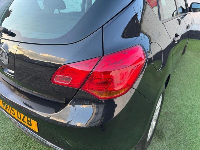 VAUXHALL ASTRA