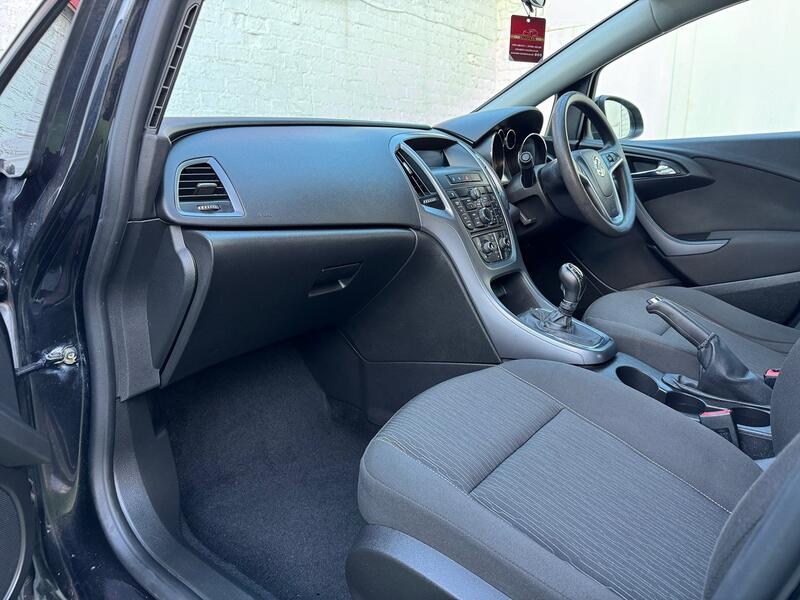 VAUXHALL ASTRA