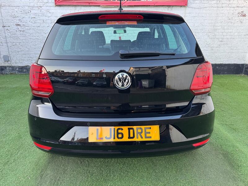 VOLKSWAGEN POLO