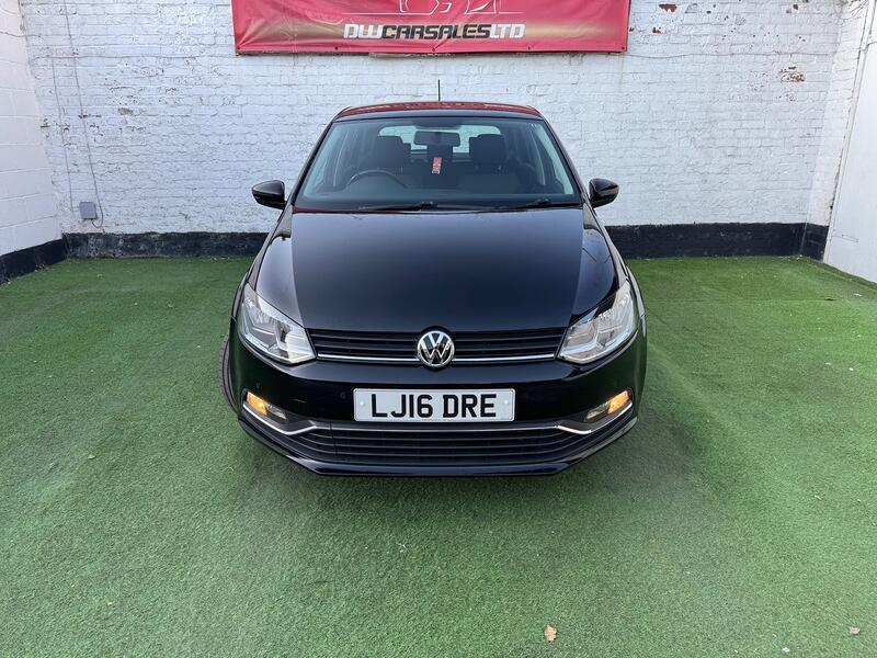 VOLKSWAGEN POLO
