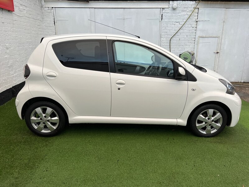 TOYOTA AYGO