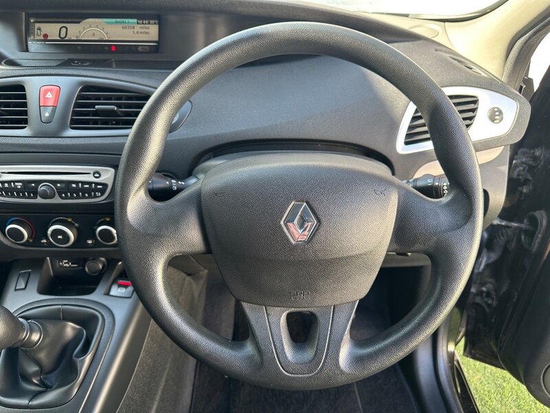 RENAULT SCENIC